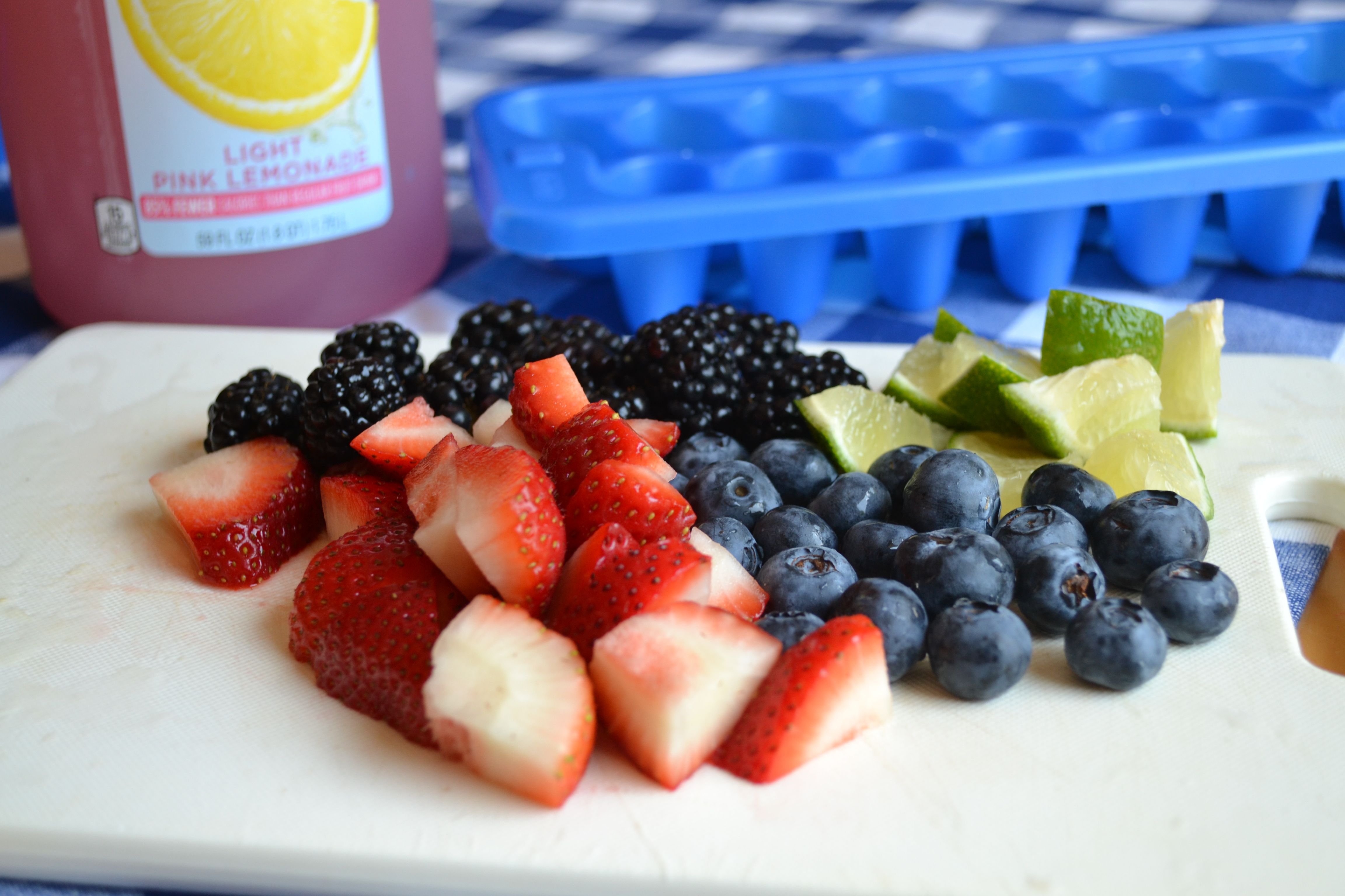 berries for lemonade ice cubs